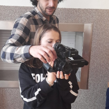 1.Účastnice filmového workshopu Natálka z Dd Nová Ves u Chotěboře s lektorem Tomášem Hlaváčkem při natáčení hraného filmu o šikaně